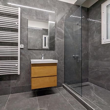 Victroria Grand Palace Apartment เอเธนส์ ภายนอก รูปภาพ