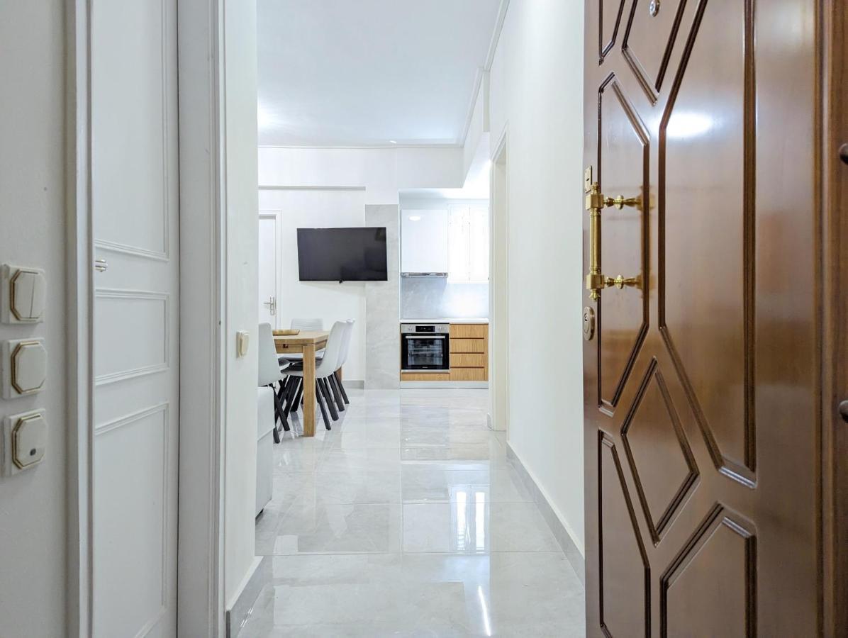 Victroria Grand Palace Apartment เอเธนส์ ภายนอก รูปภาพ