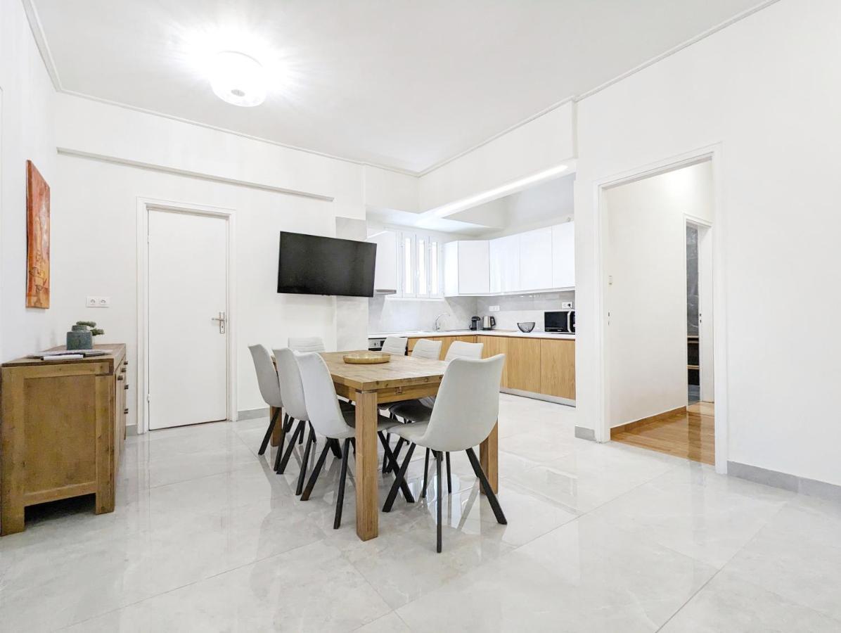 Victroria Grand Palace Apartment เอเธนส์ ภายนอก รูปภาพ