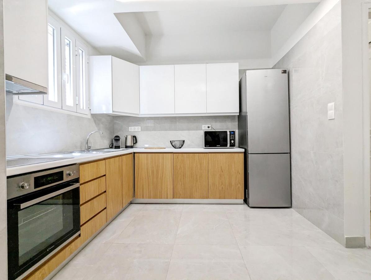Victroria Grand Palace Apartment เอเธนส์ ภายนอก รูปภาพ