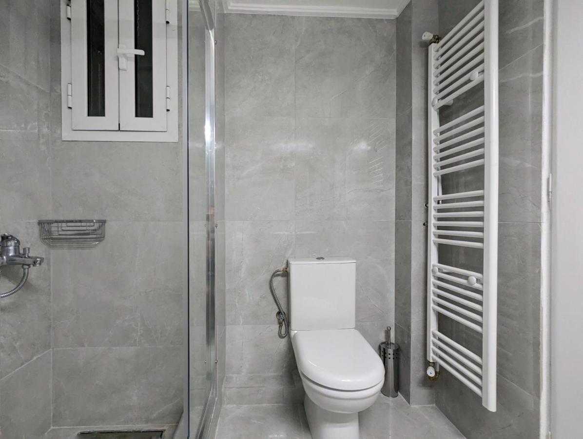 Victroria Grand Palace Apartment เอเธนส์ ภายนอก รูปภาพ