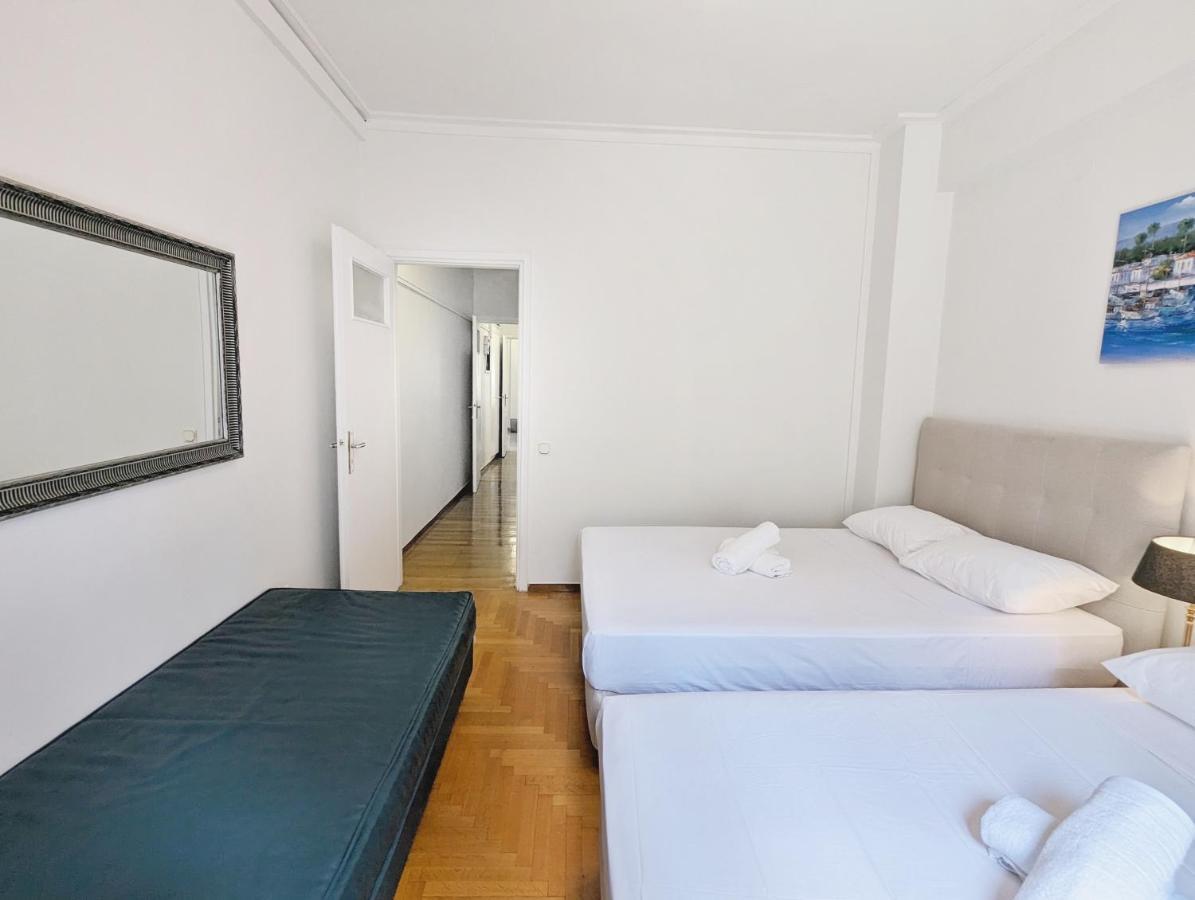 Victroria Grand Palace Apartment เอเธนส์ ภายนอก รูปภาพ
