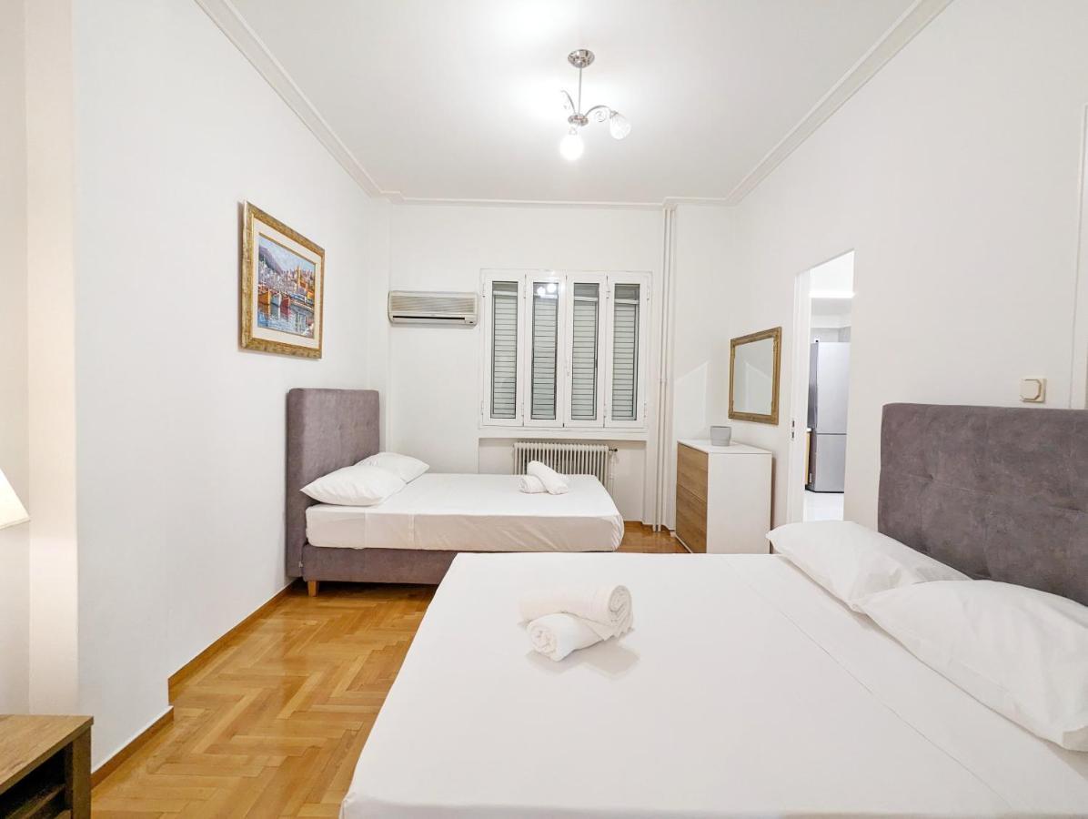 Victroria Grand Palace Apartment เอเธนส์ ภายนอก รูปภาพ