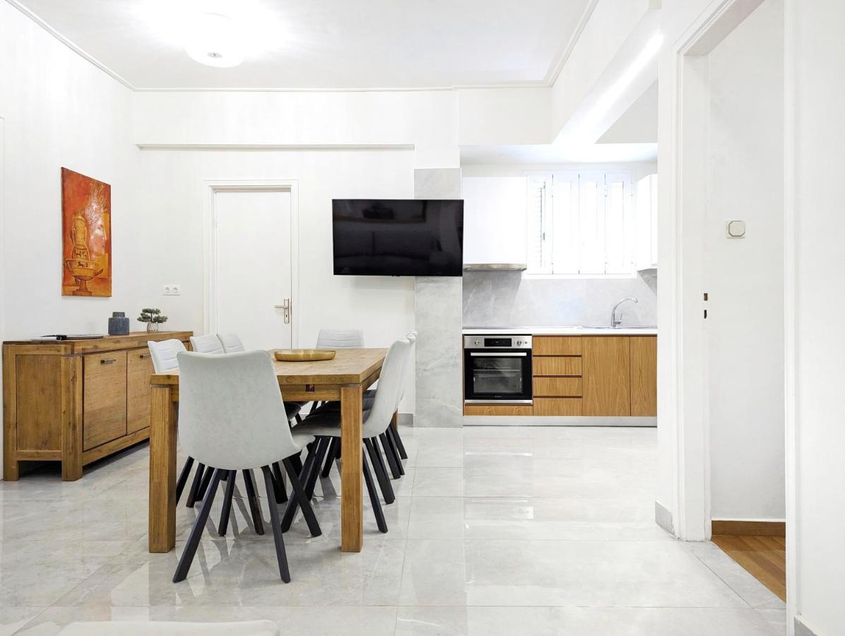 Victroria Grand Palace Apartment เอเธนส์ ภายนอก รูปภาพ