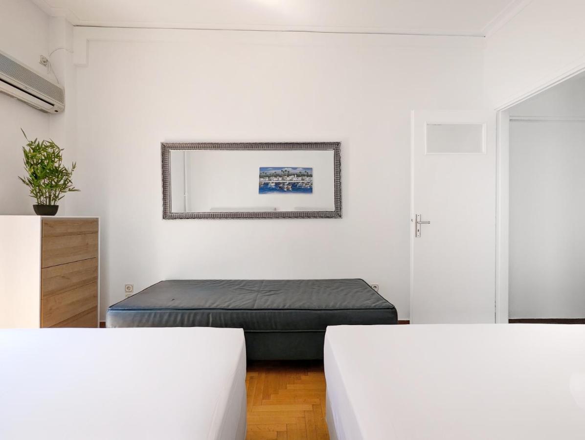Victroria Grand Palace Apartment เอเธนส์ ภายนอก รูปภาพ