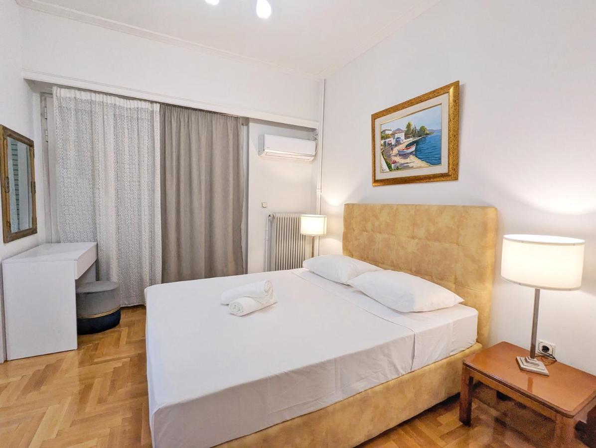 Victroria Grand Palace Apartment เอเธนส์ ภายนอก รูปภาพ