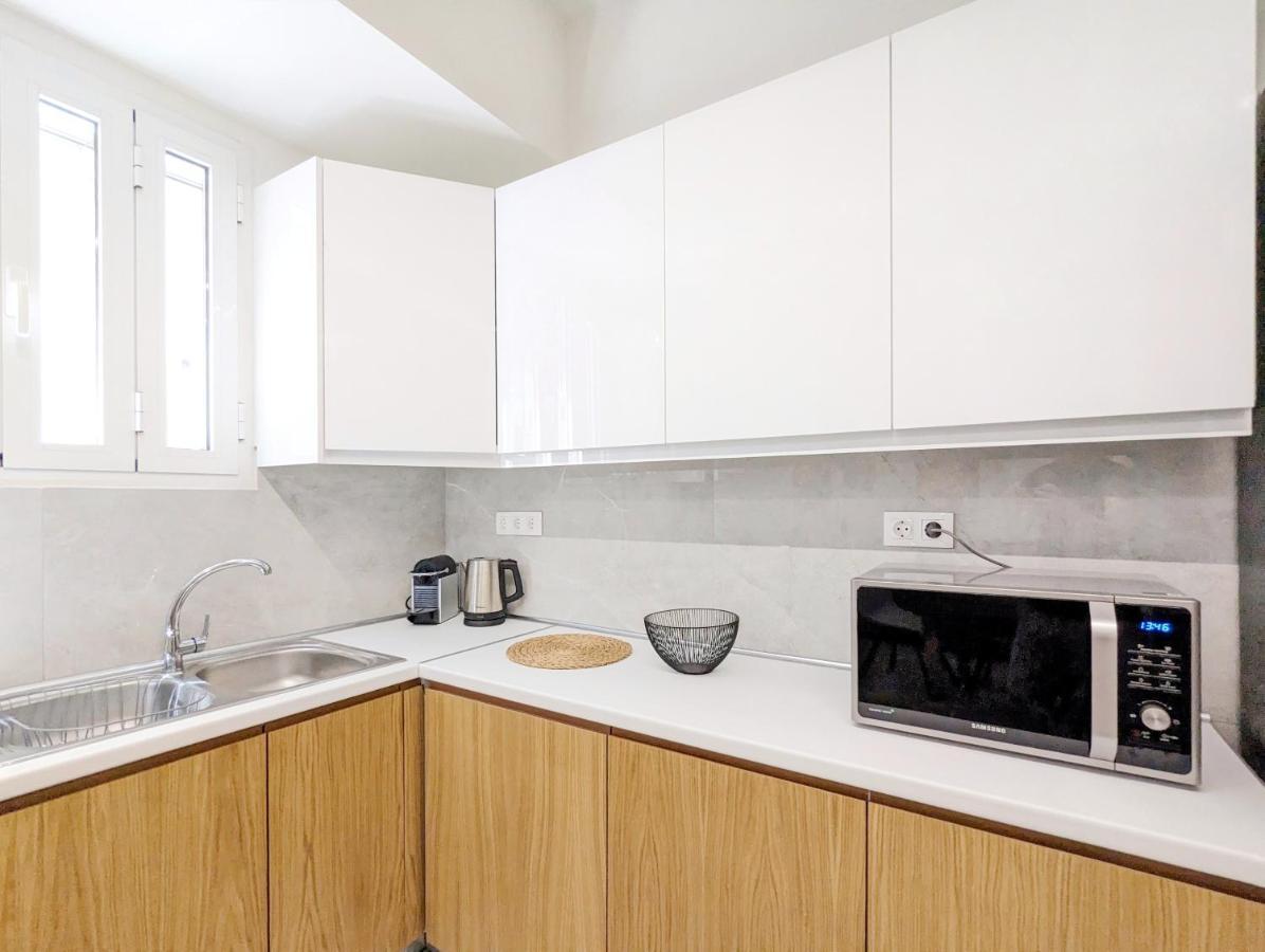Victroria Grand Palace Apartment เอเธนส์ ภายนอก รูปภาพ